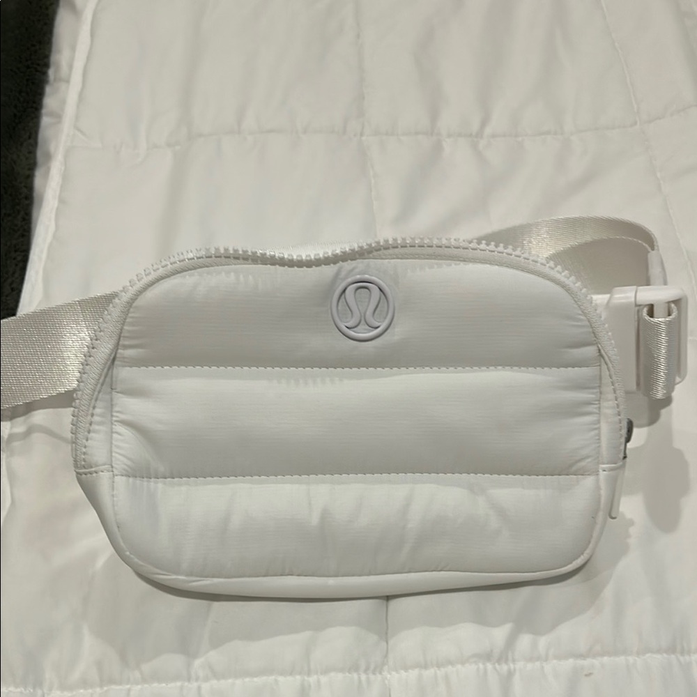 Lululemon Limited Edition White Belt Bag in great condition